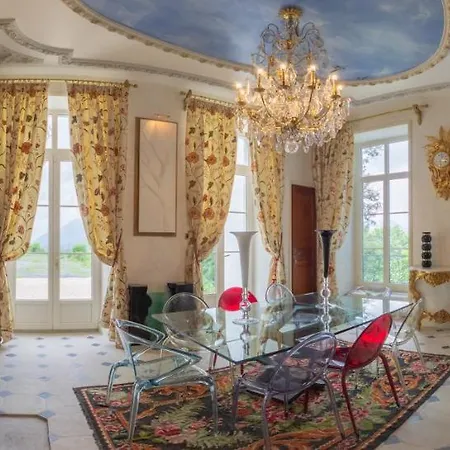 Chateau De Druon Bed & Breakfast