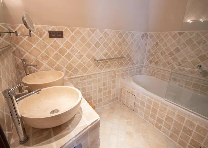 Chateau De Druon Bed & Breakfast